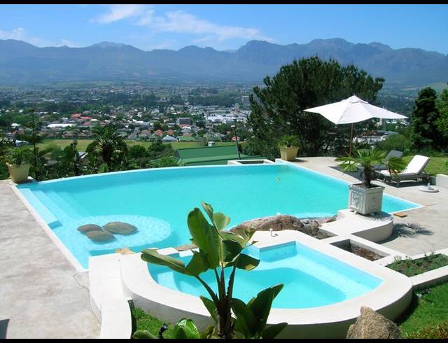 6 BEDROOM HOUSE FOR SALE IN PAARL